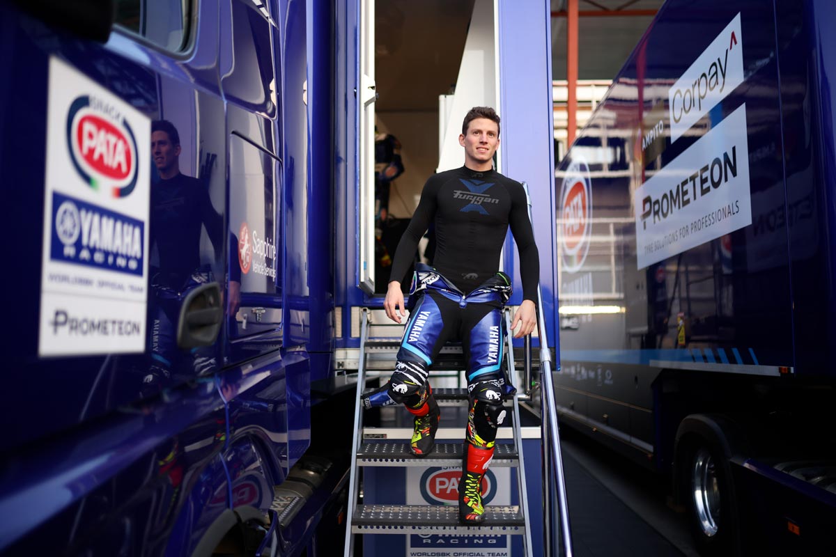 00P_7004_1_rider_andrea_locatelli_lifestyle_0_7004-1_9_1767779908